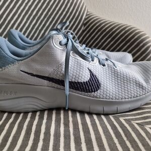 Nike Men's Flex Experience Run 11 Athletic Shoes